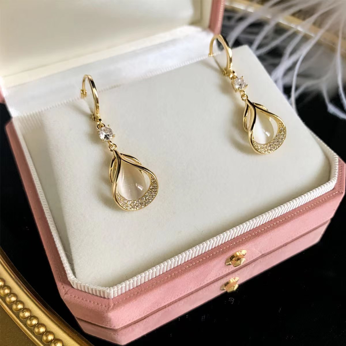 【Por tiempo limitado, compra 1 y llévate 1 gratis】Pendientes premium de ojo de gato 